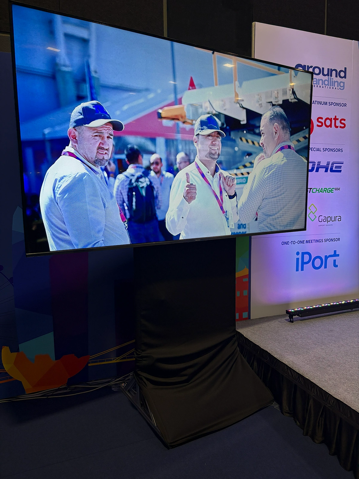 Stage-Side Floor Monitor for Conferences