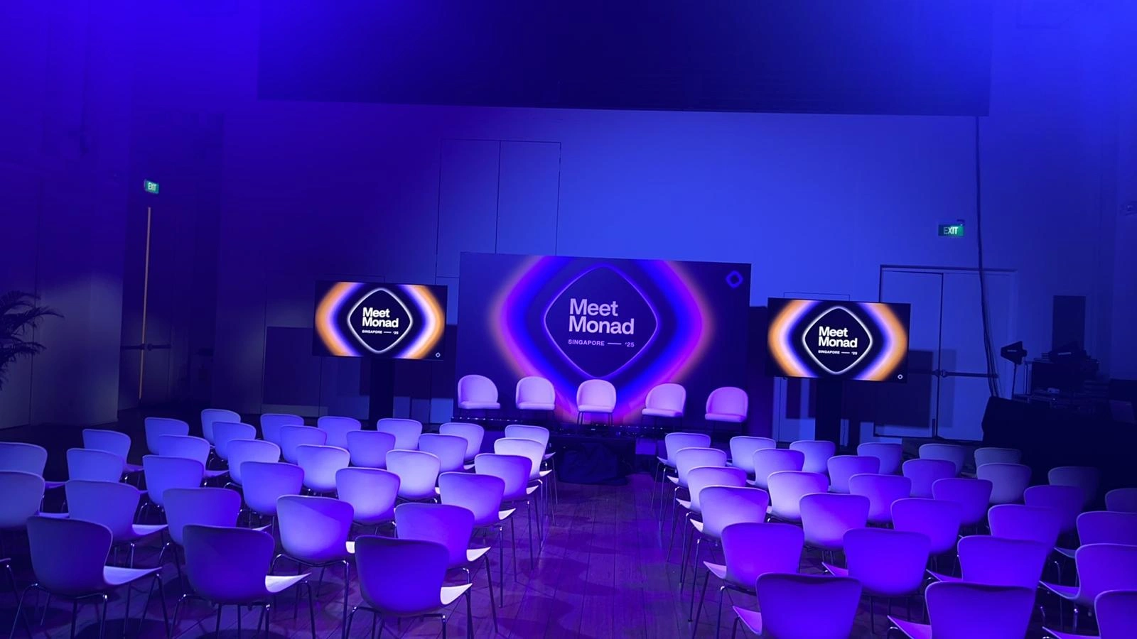 Meet Monad Keynote Stage & Dual Side Displays